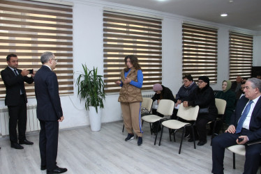 Rayon İcra Hakimiyyətinin başçısı sakinlərlə səyyar görüş keçirmişdir
