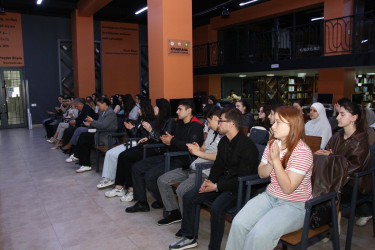 Səbail rayonunda “Poçt markalarında şəhərimizin siması” mövzusunda tələbələrlə görüş keçirilmişdir