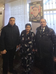 Şəhidlərin ailə üzvləri 31 dekabr - Dünya Azərbaycanlılarının Həmrəylik Günü və Yeni il münasibətilə ziyarət olunub