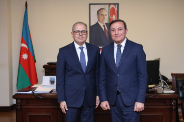 Səbail rayon sakini, xalq artisti Mənsum İbrahimovla Rayon İcra Hakimiyyətinin başçısı görüş keçirmişdir