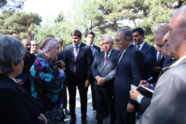 Rayon İcra Hakimiyyətinin başçısı Badamdar qəsəbəsində sakinlərlə səyyar görüş keçirib