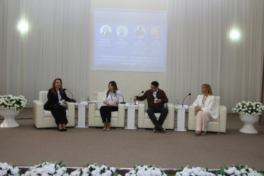 Səbail rayonunda “Heydər Əliyev və Milli Memarlıq Dəyərlərinin Qorunması və İnkişafı” mövzusunda panel müzakirə keçirilmişdir