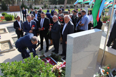 General-mayor Polad Həşimovun və polkovnik İlqar Mirzəyevin məzarları ziyarət edilib