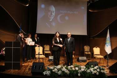 Beynəlxalq Muğam Mərkəzində Ümummilli Lider Heydər Əliyevin anadan olmasının 103-cü ildönümünə həsr olunmuş tədbir keçirilmişdir