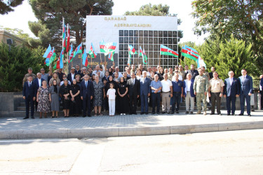 27 sentyabr - Anım Günü ilə bağlı Badamdar qəsəbəsində “Şəhidlər abidəsi” ziyarət edilmişdir
