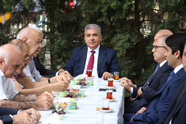 Badamdar qəsəbəsi Heydər Əliyev parkında sakinlərlə görüş keçirilmişdir