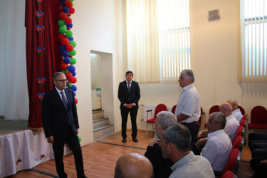 Rayon İcra Hakimiyyətinin başçısı Badamdar qəsəbəsində sakinlərlə səyyar görüş keçirib