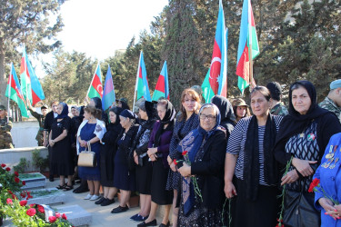 Anım Günü ilə əlaqədar Vətən müharibəsi şəhidlərinin məzarları ziyarət olunub