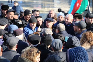 Rayon İcra Hakimiyyətinin başçısının Badamdar qəsəbəsi Heydər Əliyev parkında sakinlərlə görüşü