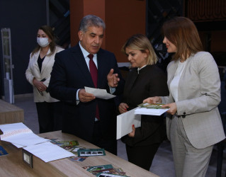 Səbail rayonunda “Poçt markalarında şəhərimizin siması” mövzusunda tələbələrlə görüş keçirilmişdir