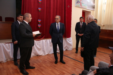 Rayon İcra Hakimiyyətinin başçısı Badamdar qəsəbəsində sakinlərlə səyyar görüş keçirib