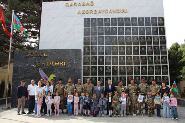 27 sentyabr - Anım Günü ilə bağlı Badamdar qəsəbəsində “Şəhidlər abidəsi” ziyarət edilmişdir