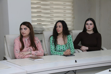 Rayon İcra Hakimiyyətinin başçısı Vuqar Zeynalov RİHBA-nın sektor müdiri Qabil Vahidovu yubileyi münasibətilə təbrik etmişdir