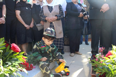 Anım Günü ilə əlaqədar Vətən müharibəsi şəhidlərinin məzarları ziyarət olunub