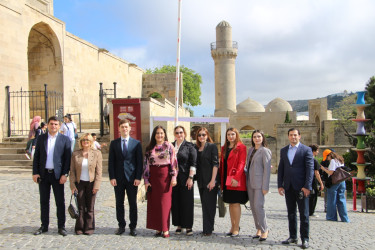 Səbail Rayon İcra Hakimiyyətinin kollektivi Mir Cəlal Paşayevin ev-muzeyini ziyarət ediblər