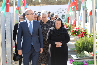 Azərbaycan Silahlı Qüvvələrinin mayoru İlkin Əhədzadənin şəhid olmasının ildönümü ilə əlaqədar II Fəxri Xiyabandakı məzarı ziyarət olundu