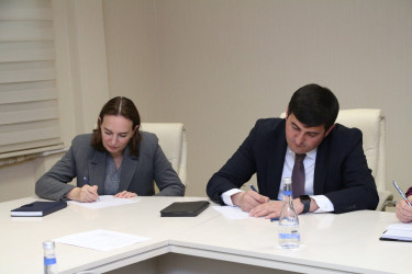 Səbail Rayon İcra Hakimiyyətində “Dövlət orqanlarında inzibati vəzifələrin tutulması şərtləri və qaydaları” mövzusunda təlim keçirilmişdir