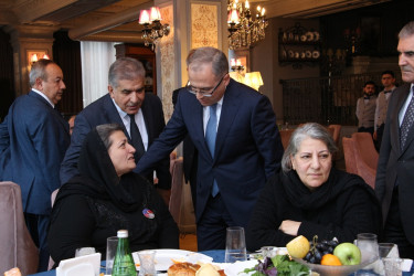 Səbail rayonunda Ümummilli Liderin anım günü ilə əlaqədar ehsan süfrəsi təşkil olunub