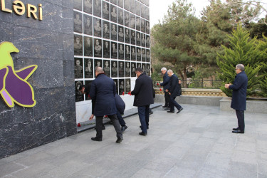 Badamdar qəsəbəsində Ümummilli Lider Heydər Əliyevin büstü və “Şəhidlər" abidəsi ziyarət edildi