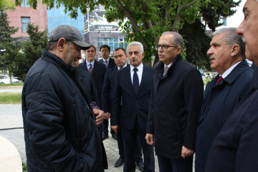 Rayon İcra Hakimiyyətinin başçısı “Veteranlar parkı"nda sakinlərin müraciətlərini dinləmiş və əraziyə baxış keçirmişdir
