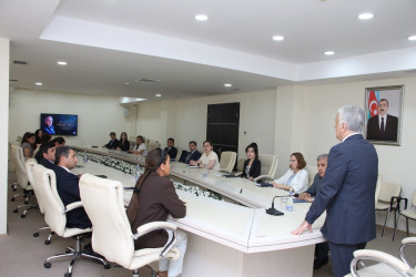 Səbail Rayon İcra Hakimiyyətində “Heydər Əliyev – müasir Azərbaycanın memarlıq irsi” mövzusunda tədbir keçirilib