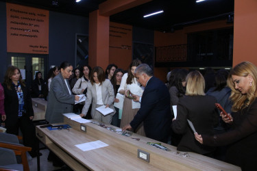 Səbail rayonunda “Poçt markalarında şəhərimizin siması” mövzusunda tələbələrlə görüş keçirilmişdir