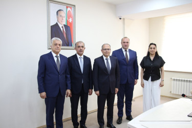 Rayon İcra Hakimiyyətinin başçısı RİHBA-nın məsul əməkdaşı Fikrət Rzayevi yubileyi münasibətilə təbrik etmişdir