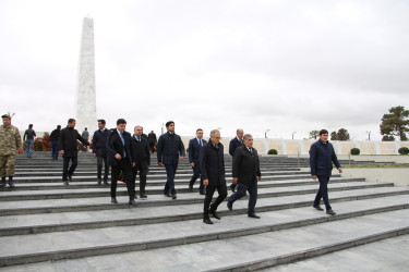 27 sentyabr - Anım Gününün beşinci ildönümü ilə əlaqədar Hərbi Memorial Məzarlıq ziyarət olundu