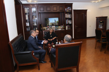 Rayon İcra Hakimiyyətinin başçısı Vətən müharibəsi şəhidi Əli Tağıyevin ailə üzvləri ilə görüş keçirmişdir