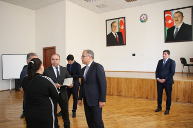 Rayon İcra Hakimiyyətinin başçısı Badamdar qəsəbəsində sakinlərlə səyyar görüş keçirib