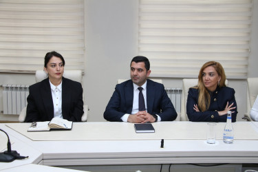 Rayon İcra Hakimiyyətinin başçısı Vuqar Zeynalov RİHBA-nın sektor müdiri Qabil Vahidovu yubileyi münasibətilə təbrik etmişdir