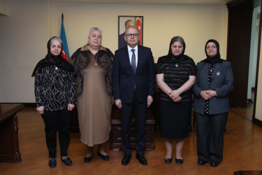 Rayon İcra Hakimiyyətinin başçısı Vətən müharibəsi şəhidlərinin ailə üzvləri ilə görüş keçirmişdir