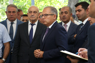 Rayon İcra Hakimiyyətinin başçısı Bayıl yaşayış massivində sakinlərlə görüş keçirib