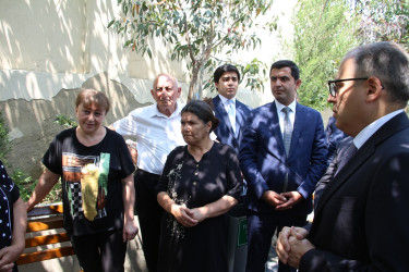 Rayon İcra Hakimiyyətinin başçısı Bibiheybət yolu ünvanında sakinlərlə görüş keçirib