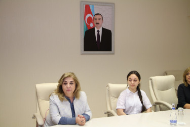 Buraxılış imtahanında yüksək nəticə əldə etmiş Şəhanə Abbasova ilə görüş keçirilmişdir