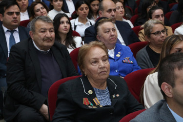 Səbail Rayon İcra Hakimiyyətində Ümummilli Lider Heydər Əliyevin anadan olmasının 103-cü ildönümü həsr olunmuş tədbir keçirilmişdir