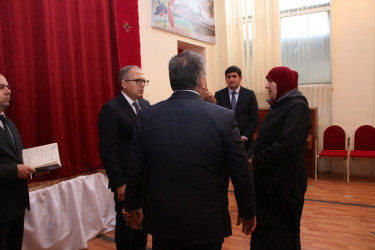 Rayon İcra Hakimiyyətinin başçısı Badamdar qəsəbəsində sakinlərlə səyyar görüş keçirib