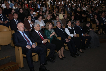 Beynəlxalq Muğam Mərkəzində Ümummilli Lider Heydər Əliyevin anadan olmasının 103-cü ildönümünə həsr olunmuş tədbir keçirilmişdir