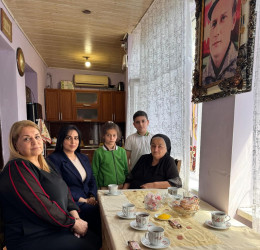Səbail rayonunda şəhidlərin ailə üzvləri ziyarət olunur