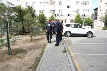 Rayon İcra Hakimiyyətinin başçısı “Bizim həyət" layihəsi çərçivəsində yenilənən həyətə baxış keçirib