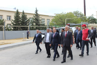 Rayon İcra Hakimiyyətinin başçısı Badamdar qəsəbəsi, Seyran Məmmədov küçəsi 1 ünvanında “Bizim həyət” layihəsi çərçivəsində aparılan son tamamlama işlərinin gedişi ilə tanış olub