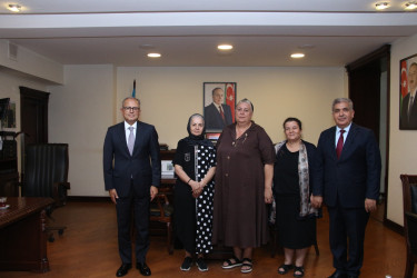 Rayon İcra Hakimiyyətinin başçısı Vətən müharibəsi şəhidlərinin ailə üzvləri ilə görüş keçirmişdir