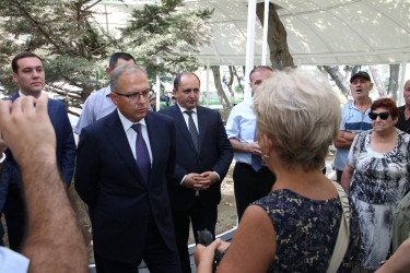 Rayon İcra Hakimiyyətinin başçısı Bayıl yaşayış massivində sakinlərlə görüş keçirib