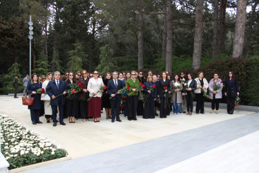 Səbail rayonunda akademik Zərifə xanım Əliyevanın anadan olmasının 103-cü ildönümü ilə əlaqədar xatirəsi anıldı