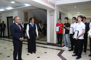 Səbail rayonunda qəbul imtahanlarında yüksək nəticə göstərən məzunlarla görüş keçirilmişdir