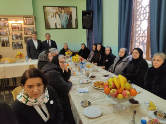 Bibiheybət məscidində 31 dekabr - Dünya Azərbaycanlılarının Həmrəylik Günü münasibətilə şəhid ailələri və qazilər ilə görüş keçirilmişdir