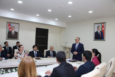 Rayon İcra Hakimiyyətinin başçısı Vuqar Zeynalov RİHBA-nın əməkdaşı Yeganə Məmmədovanı yubileyi münasibətilə təbrik etmişdir