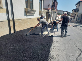 Səbail rayonunda yolların asfaltlanması işləri davam edir