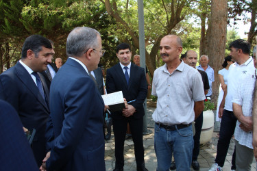 Rayon İcra Hakimiyyətinin başçısı Badamdar qəsəbəsində sakinlərlə səyyar görüş keçirib