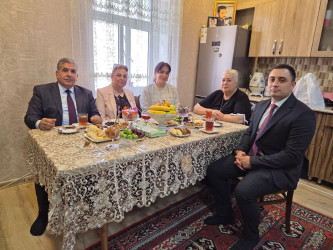 Səbail rayonunda şəhidlərin ailə üzvləri ziyarət olunur